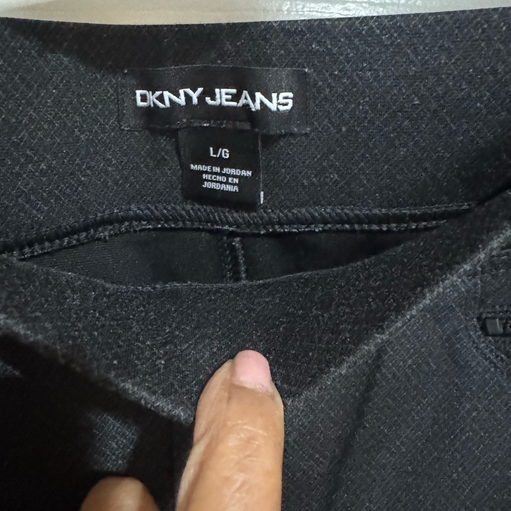 NWOT DKNY Pull on Black Slim Fit Pants Size L - Picture 6 of 7